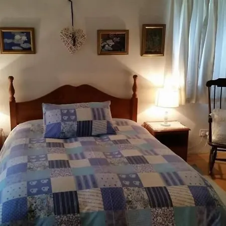 300 Year Old Tradition Irish Cottage Courtmatrix